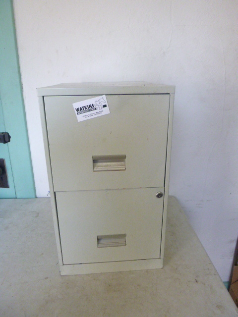 lot 136 image: 2 Drawer File Cabinet