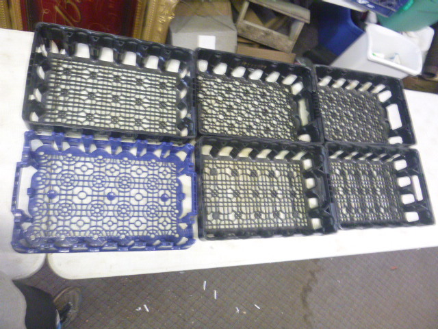 lot 138 image: 5 Coca-Cola Crates