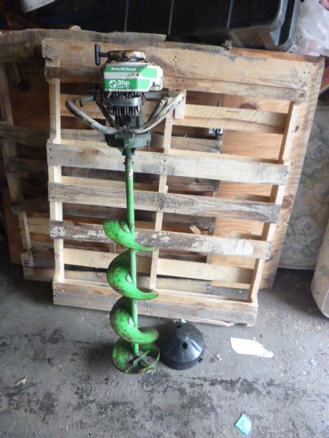 lot 162 image: Ice King Ice Auger