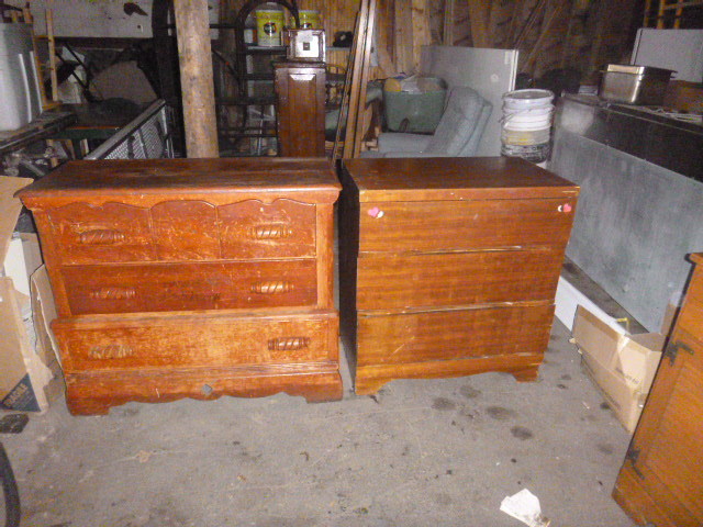 lot 164 image: 3 Dressers