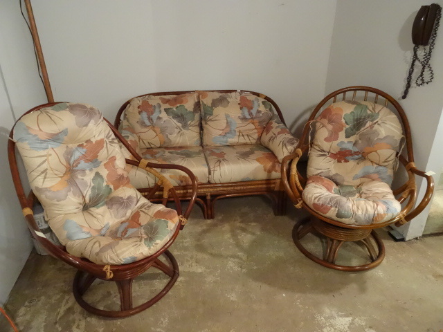 1991 Montgomery Ward Loveseat With K C Auction St Paul