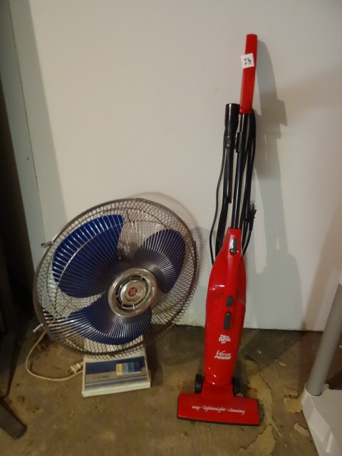 Scandi table top oscilating fan. Di...