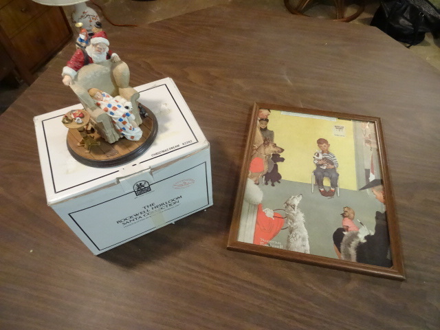 Noran Rockwell santa figurine. 8239...