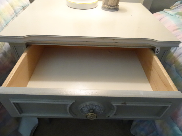 1 drawer and 1 shelf Thomasville ni...