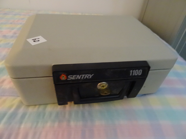 Sentry safe 1100 with key...