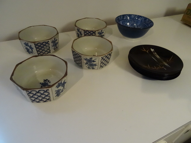Asian dishware. Misc. 13 pieces...