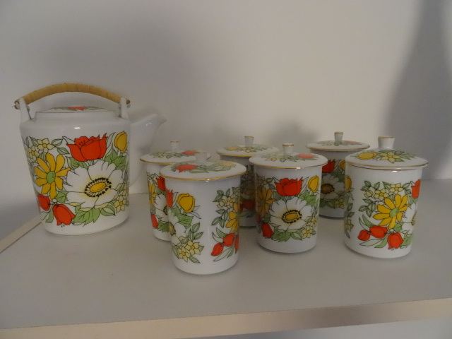 Republic of China. 6 tea servers an...