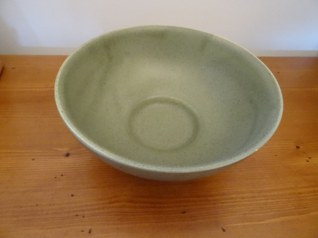 Haeger 8 pottery bowl. #101...