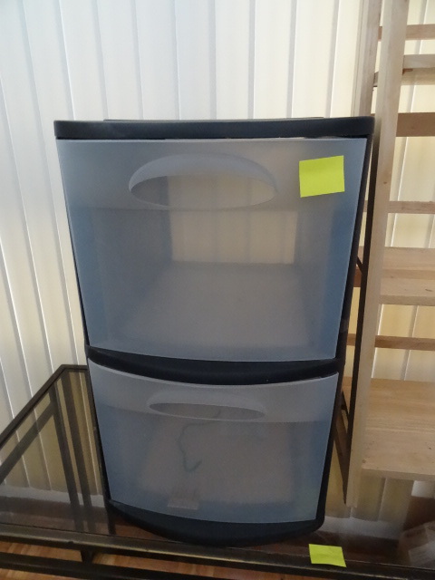 Sterilite 2 drawer bin. Fold up boo...