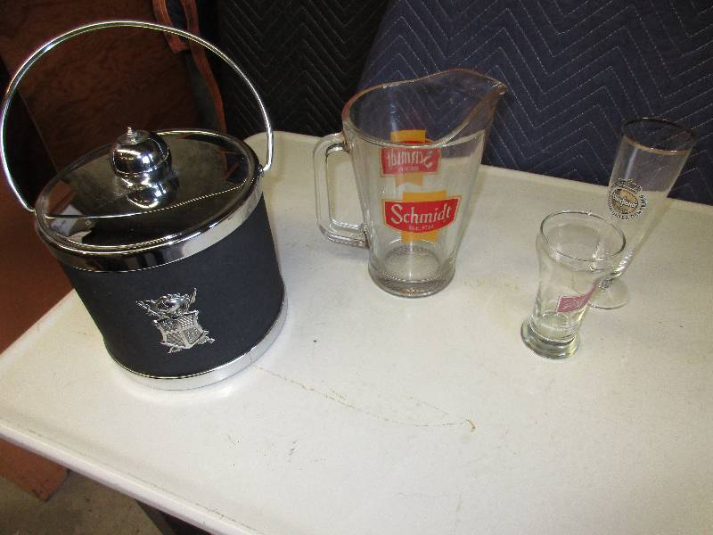 Vintage ice bucket. Schmidt beer pi...