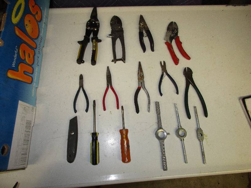 Misc wire cutters. 15 pieces. ...