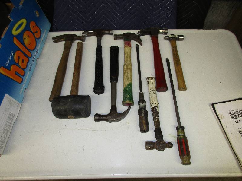 Claw and ball peen hammers. Large s...