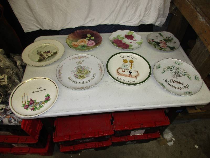 Misc vintage decorative plates...
