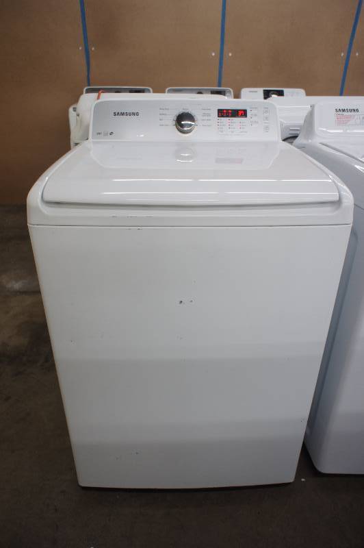 lot 11 image: Scratch and Dent - Samsung Model # (WA400PJHDWR) Top-Loading Washer - 4 cu ft - White Color - Tested Works - MSRP $ 999.99