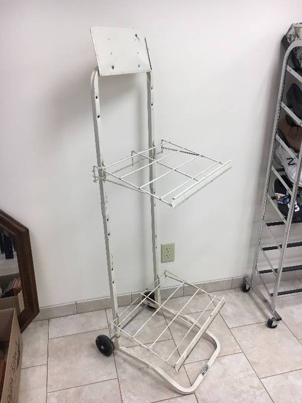 lot 8 image: Retail Display Stand w Wheels