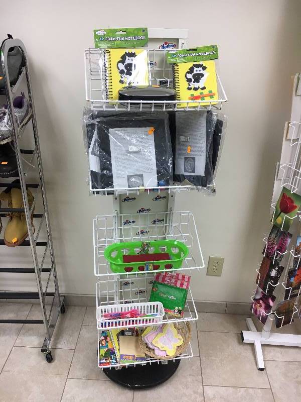 lot 11 image: Contents of Swivel of Rack