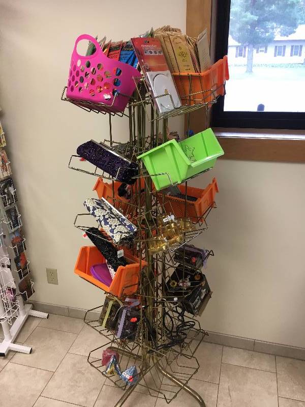 lot 14 image: Contents of Display Rack