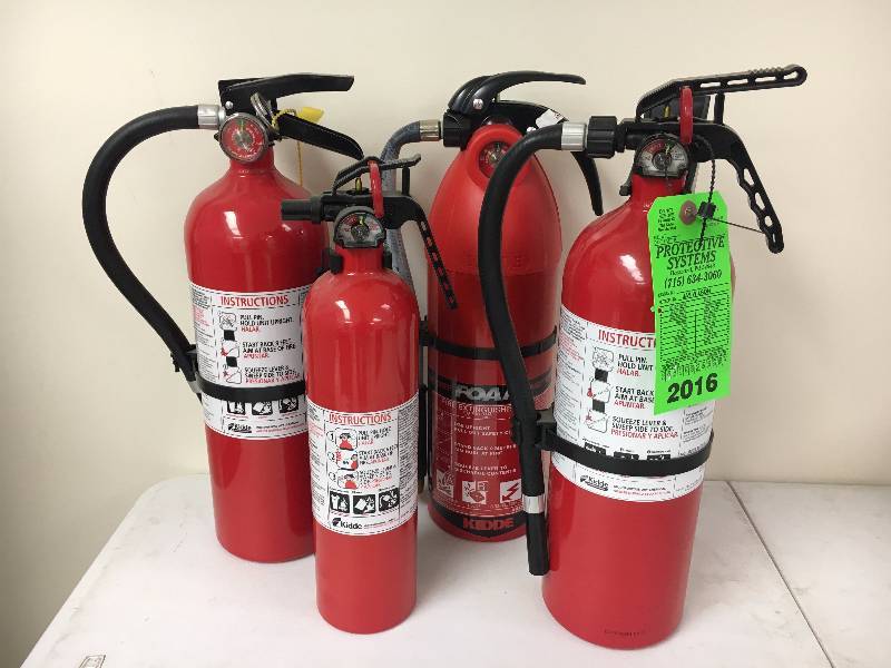lot 16 image: 4 - Fire Extinguishers