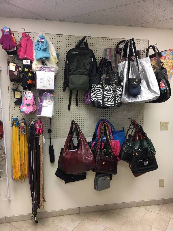 lot 28 image: Contents of Peg Board