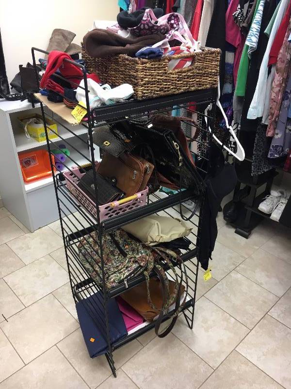 lot 30 image: Contents of Rack