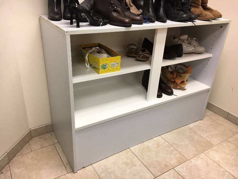 lot 33 image: Retail Shelf