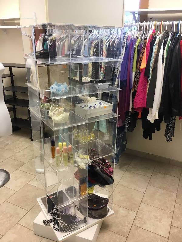 lot 39 image: Contents of Rack