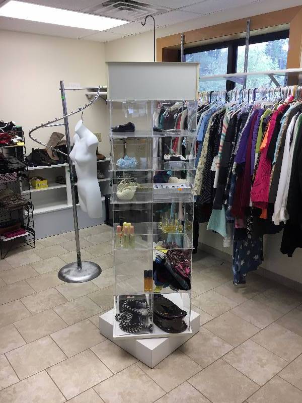 lot 40 image: Clear Swivel Retail Fixture