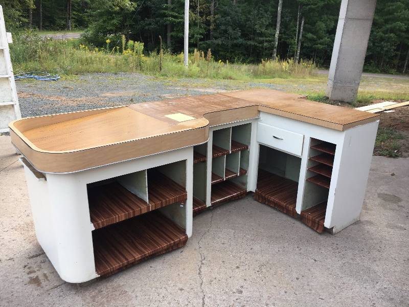 lot 47 image: Checkout Counter