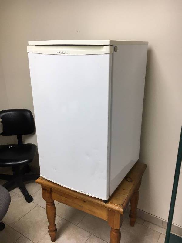 lot 67 image: Mini Fridge