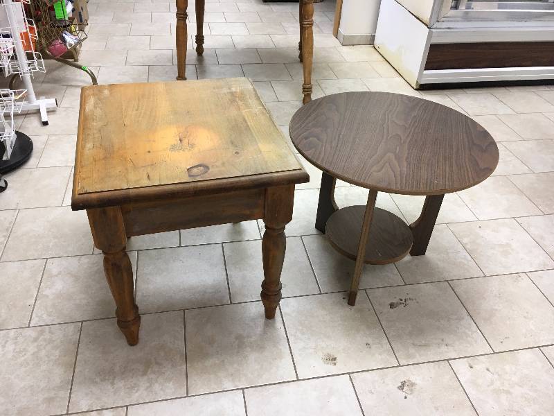 lot 71 image: 2 - End Tables