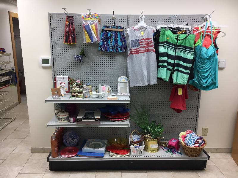 lot 77 image: Gondola Retail Fixture w Faceouts