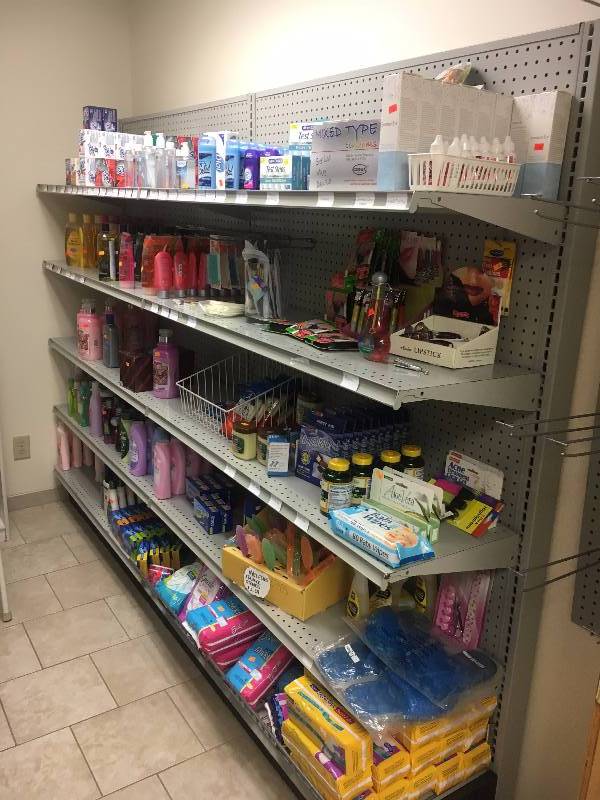 lot 87 image: Gondola Retail Fixture w Shelving