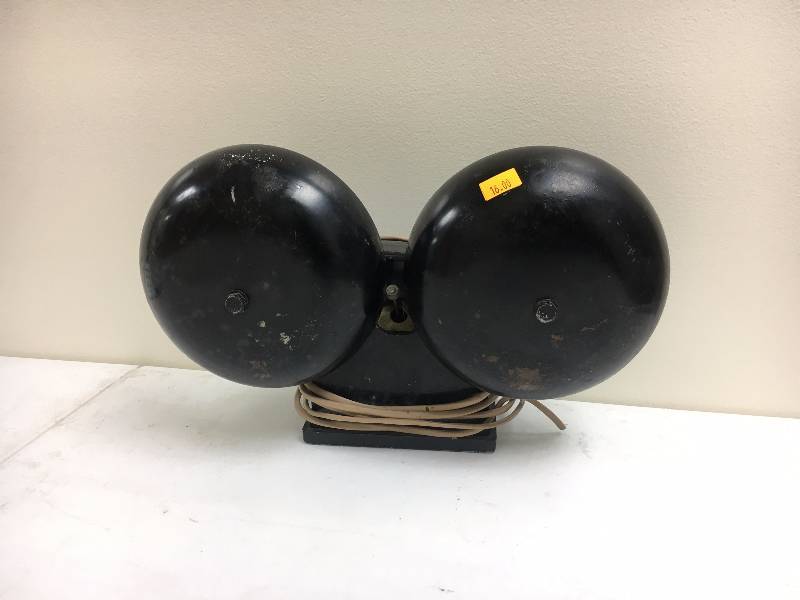 lot 94 image: Vintage School Bell