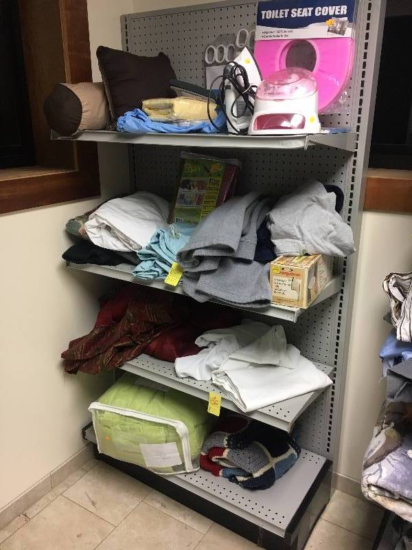 lot 100 image: Contents of Gondola Fixture