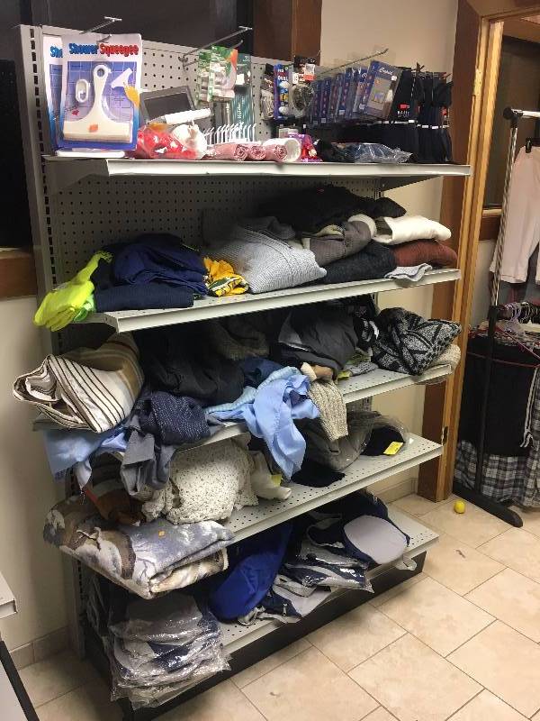 lot 103 image: Gondola Retail Fixture w Shelving