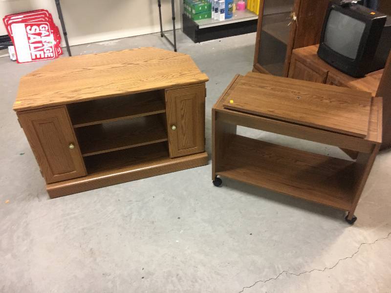 lot 129 image: 2 - TV Stands