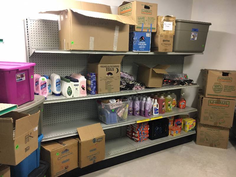 lot 186 image: 8 of Gondola Shelving