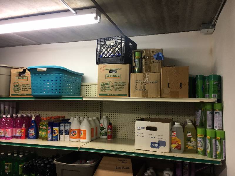 lot 189 image: Entire Contents of Gondola Shelf