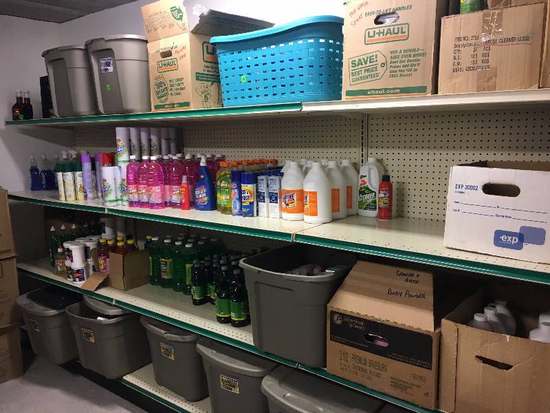 lot 190 image: Entire Contents of Gondola Shelf