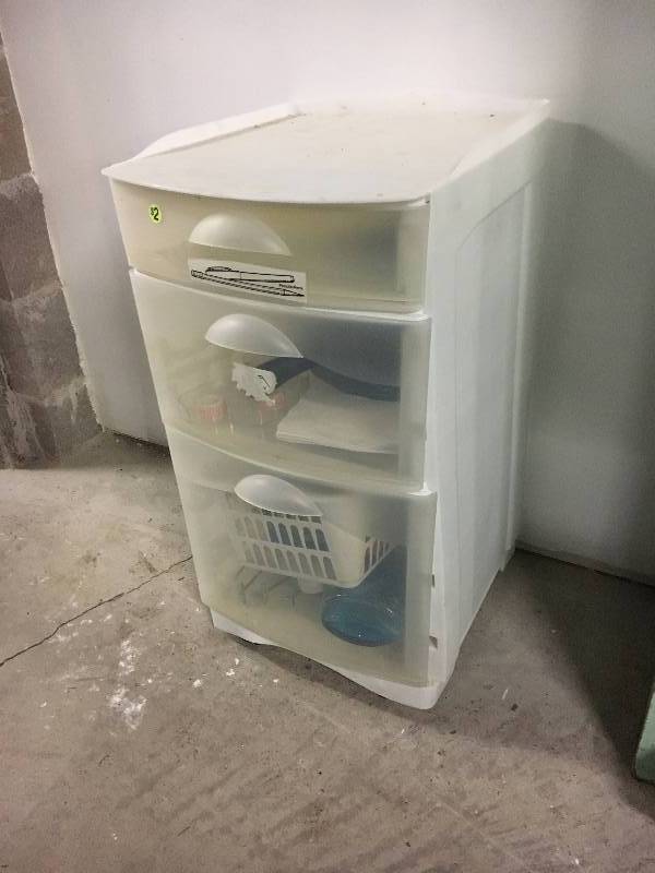 lot 196 image: 3 Drawer Tote w Misc Contents