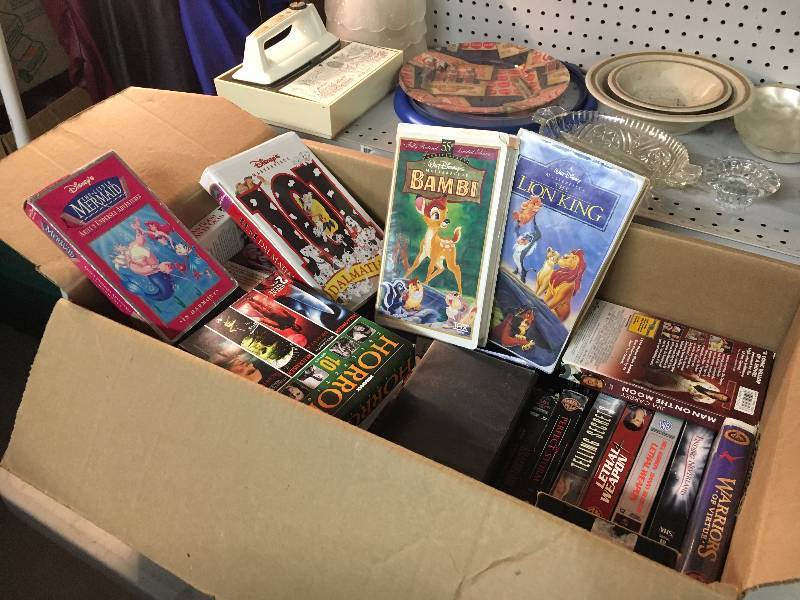 lot 321 image: Lot of VCR Tapes (Disney)