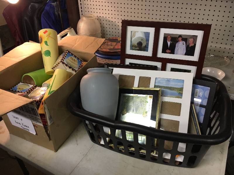 lot 326 image: Lot of Picture Frames and Vases