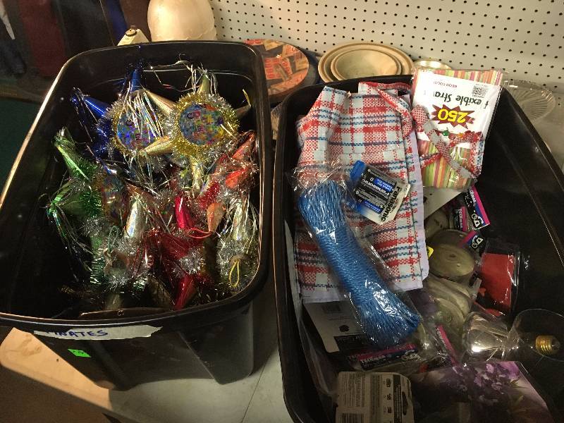 lot 338 image: 2 Totes of Party Supplies