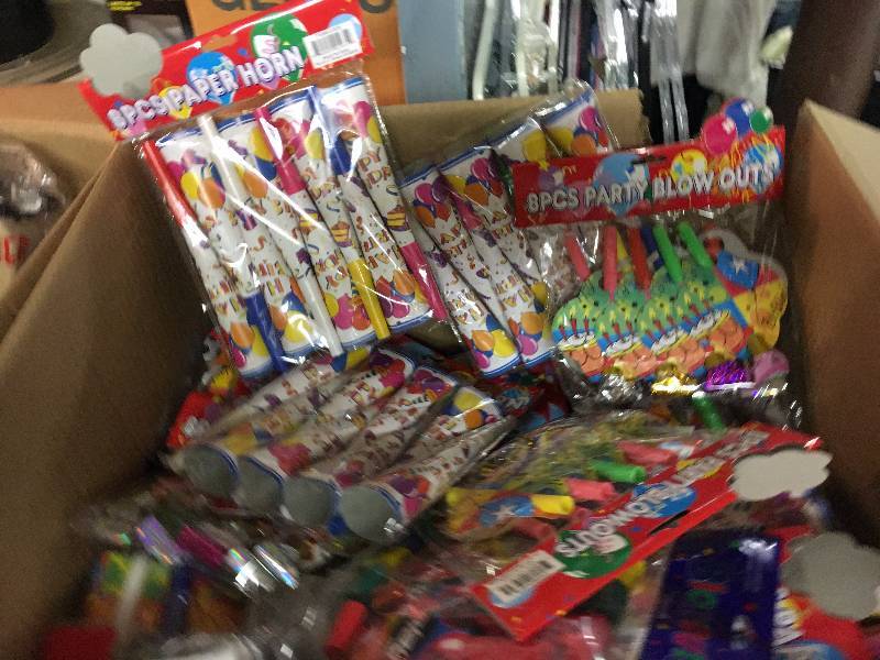 lot 347 image: 2 Boxes of Party Supplies