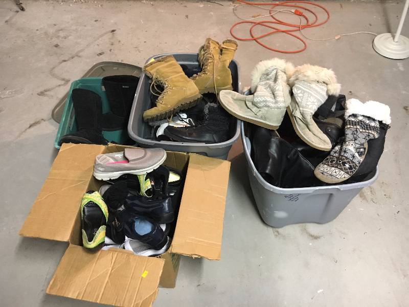 lot 356 image: LARGE Lof of Footwear