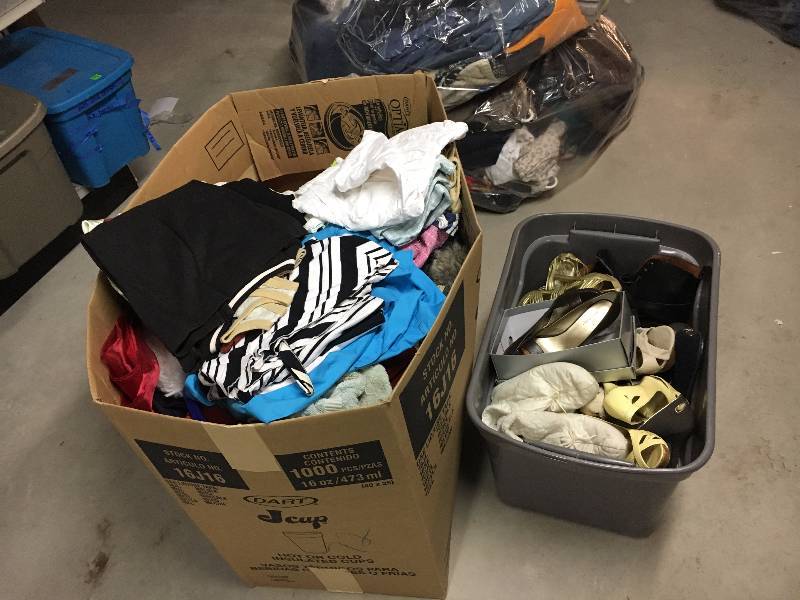 lot 363 image: LARGE Lot of Clothing and Footwear