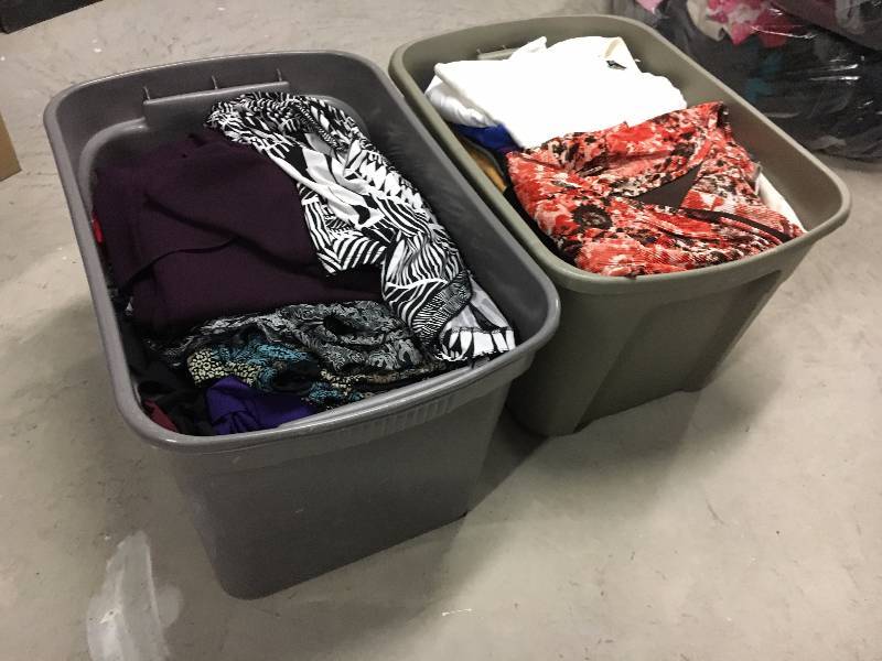 lot 368 image: LARGE Lot of Clothing
