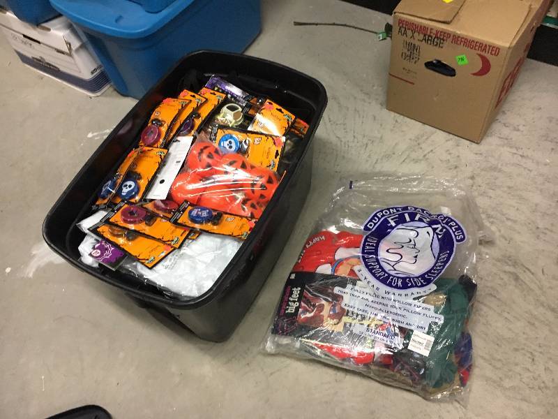 lot 377 image: Large Lot of Halloween Dcor