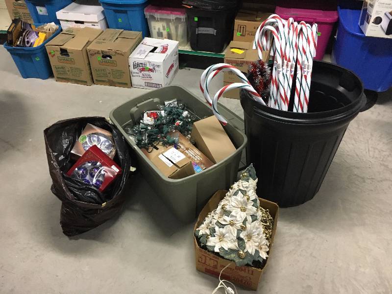 lot 388 image: Large Lot of Holiday Dcor