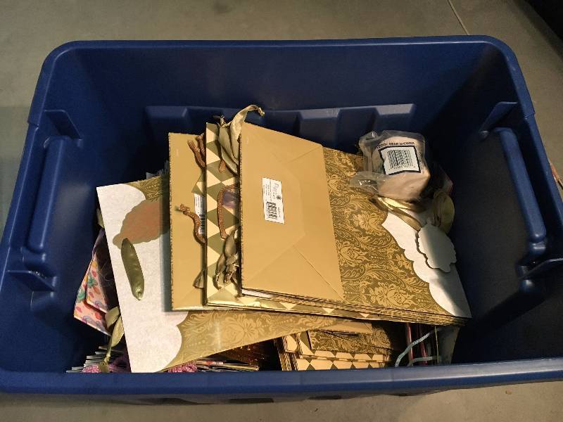 lot 218 image: Tote of Gift Bags